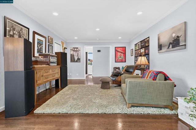 73 Pine Hill Dr, El Sobrante, CA 94803