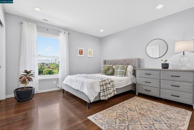 73 Pine Hill Dr, El Sobrante, CA 94803