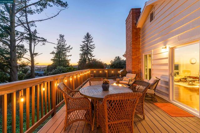 73 Pine Hill Dr, El Sobrante, CA 94803