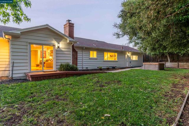 73 Pine Hill Dr, El Sobrante, CA 94803