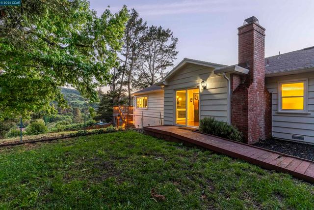 73 Pine Hill Dr, El Sobrante, CA 94803