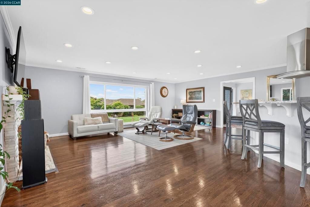 Image 19 of property listing at 73 Pine Hill Dr, El Sobrante, CA 94803