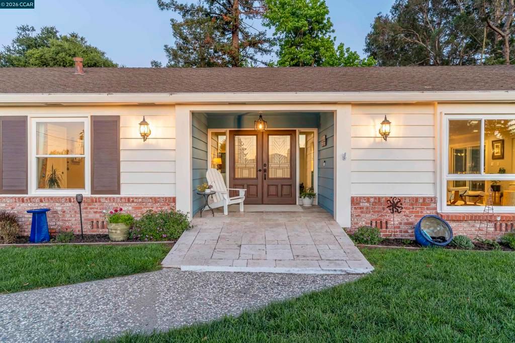 Image 3 of property listing at 73 Pine Hill Dr, El Sobrante, CA 94803