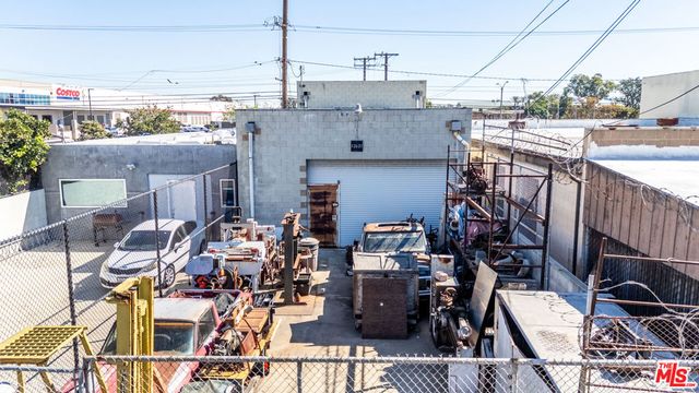 12621 Prairie Avenue, Hawthorne, CA 90250
