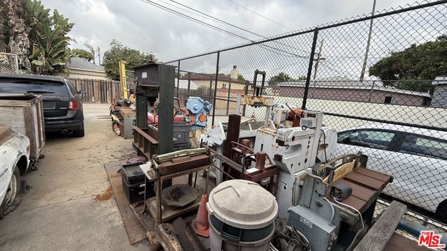 12621 Prairie Avenue, Hawthorne, CA 90250