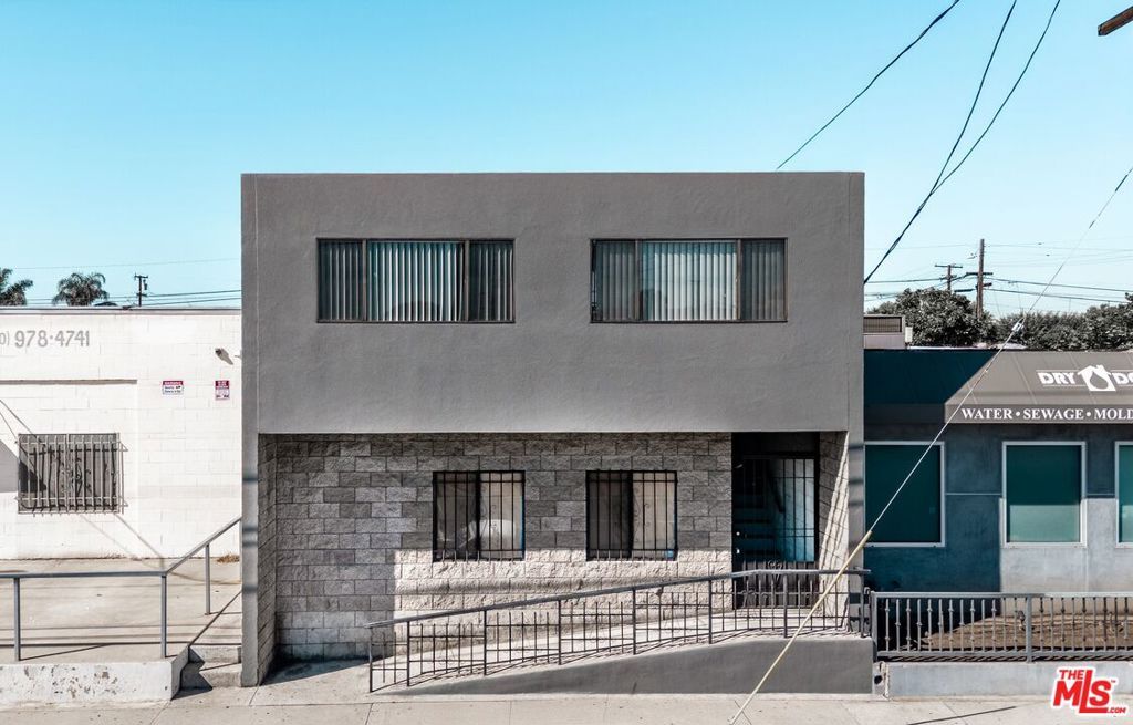 12621 Prairie Avenue, Hawthorne, CA 90250