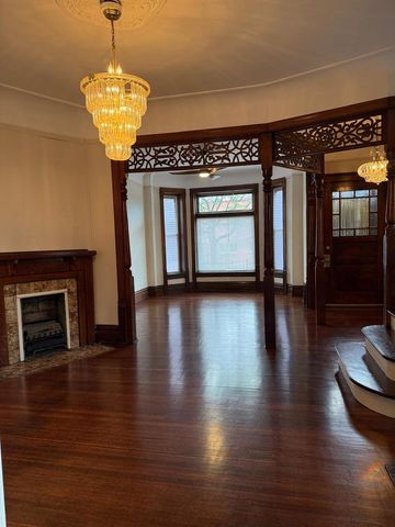 2451 W Jackson Boulevard, Chicago, IL 60612