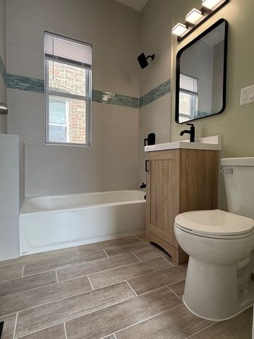 2451 W Jackson Boulevard, Chicago, IL 60612