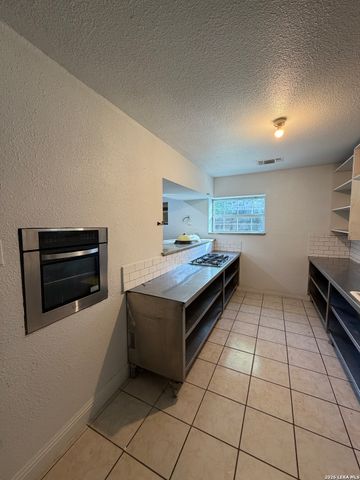 21825 PRIEST RD, Elmendorf, TX 78112