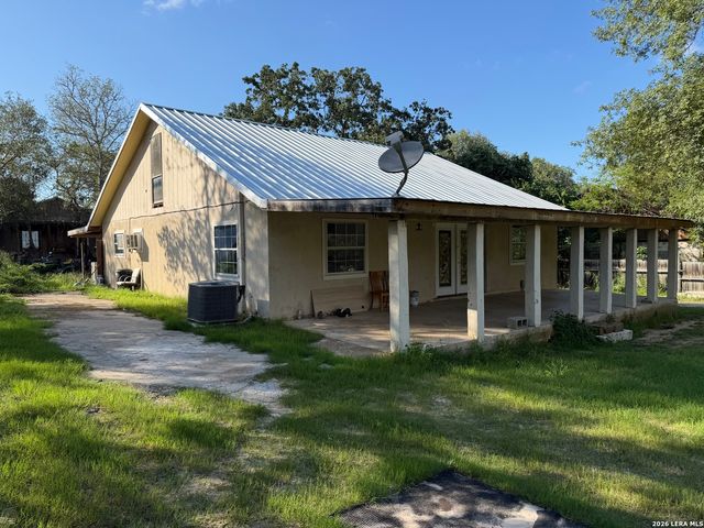 21825 PRIEST RD, Elmendorf, TX 78112