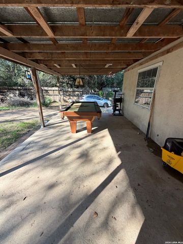 21825 PRIEST RD, Elmendorf, TX 78112