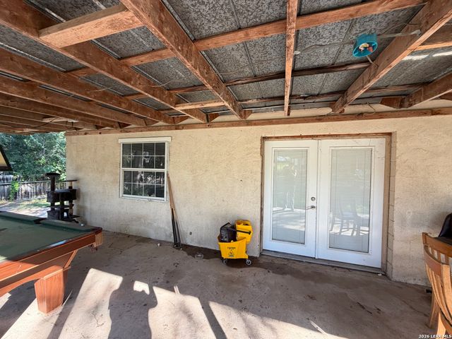 21825 PRIEST RD, Elmendorf, TX 78112