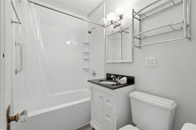 1614 J Avenue NE, Cedar Rapids, IA 52402