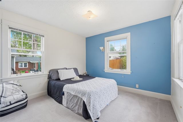 1614 J Avenue NE, Cedar Rapids, IA 52402