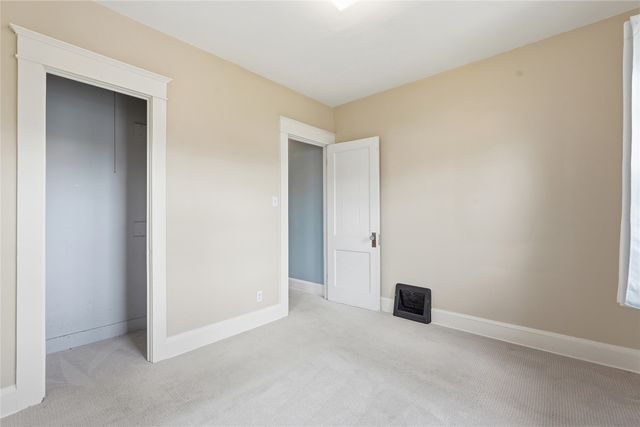1614 J Avenue NE, Cedar Rapids, IA 52402