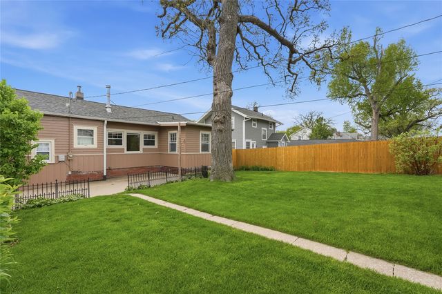 1614 J Avenue NE, Cedar Rapids, IA 52402