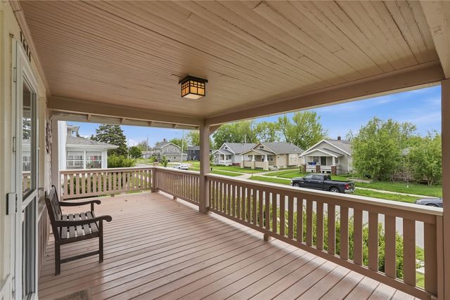 1614 J Avenue NE, Cedar Rapids, IA 52402
