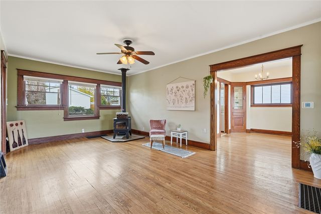 1614 J Avenue NE, Cedar Rapids, IA 52402