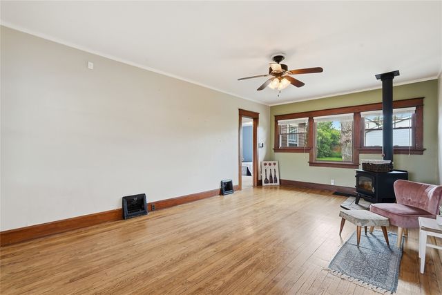 1614 J Avenue NE, Cedar Rapids, IA 52402