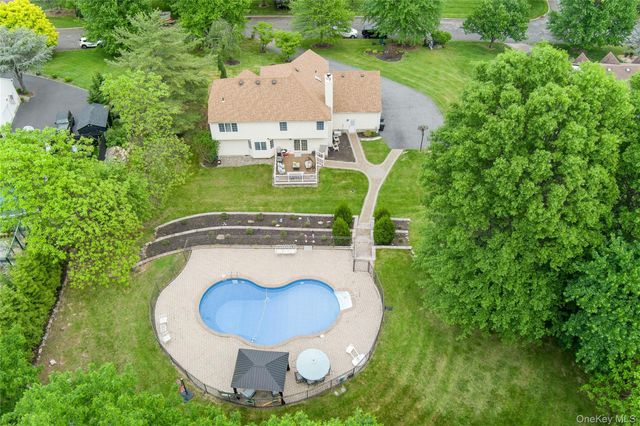 8 Stark Court, New City, NY 10956
