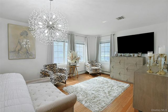 8 Stark Court, New City, NY 10956