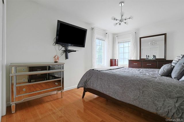 8 Stark Court, New City, NY 10956
