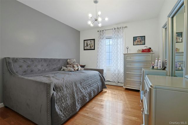8 Stark Court, New City, NY 10956