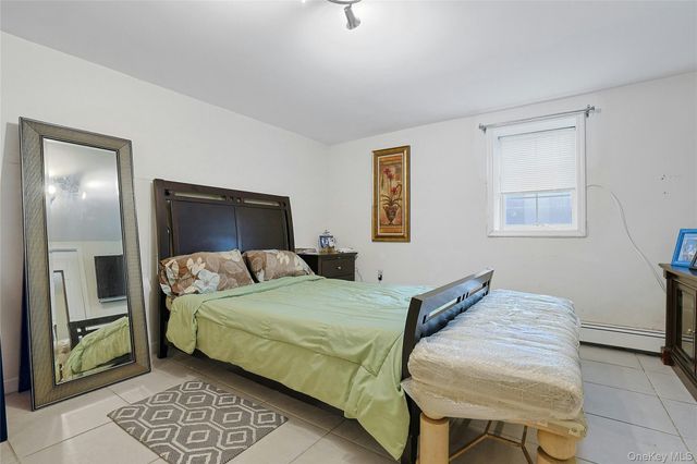 8 Stark Court, New City, NY 10956