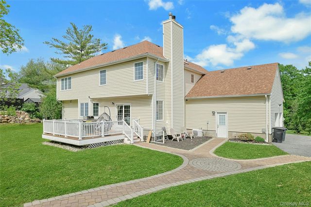 8 Stark Court, New City, NY 10956