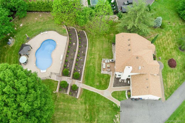 8 Stark Court, New City, NY 10956