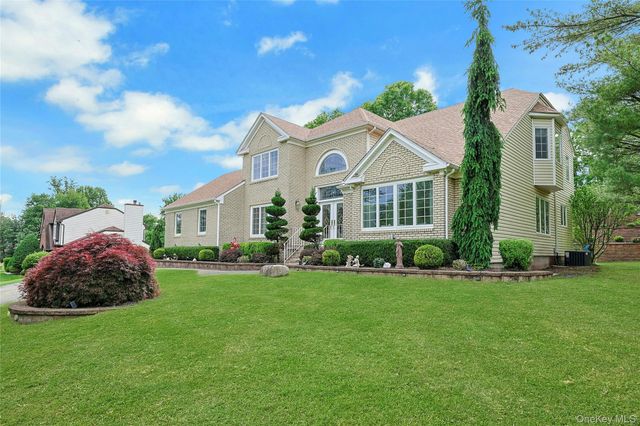 8 Stark Court, New City, NY 10956