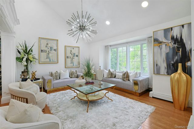 8 Stark Court, New City, NY 10956