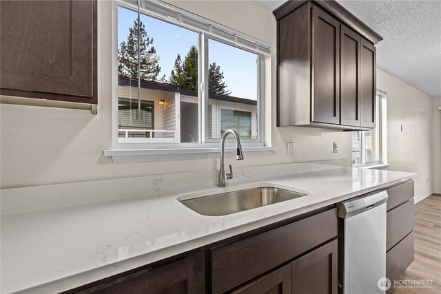 2902 N Carr, Tacoma, WA 98403