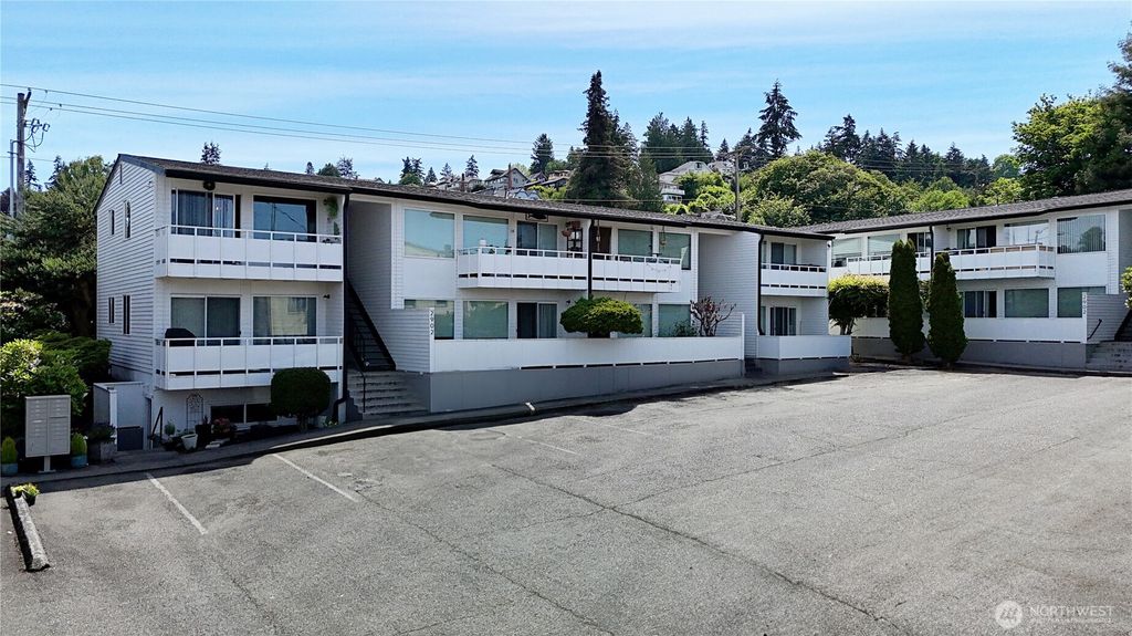 2902 N Carr, Tacoma, WA 98403