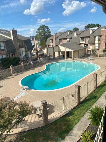 2003 Place Rebecca Lane E2, Houston, TX 77090