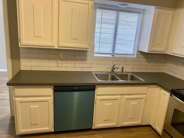 2003 Place Rebecca Lane E2, Houston, TX 77090