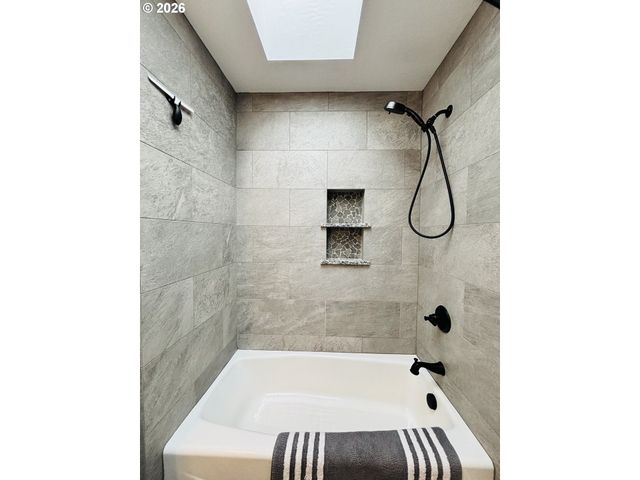 835 HIGHLAND Ave, Brookings, OR 97415
