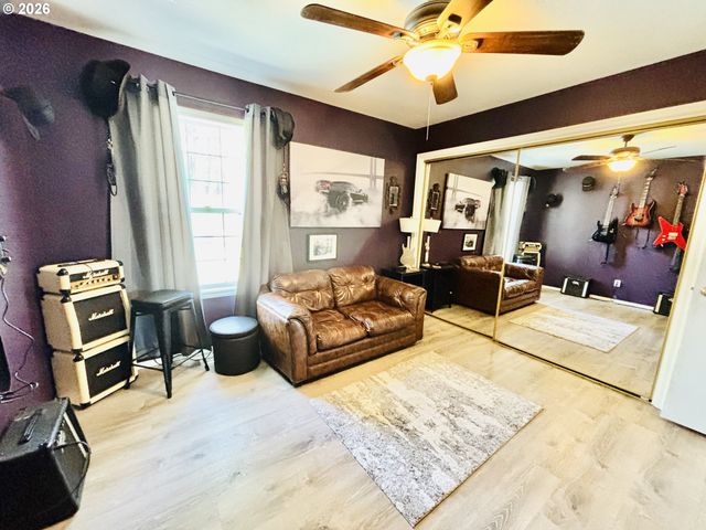 835 HIGHLAND Ave, Brookings, OR 97415