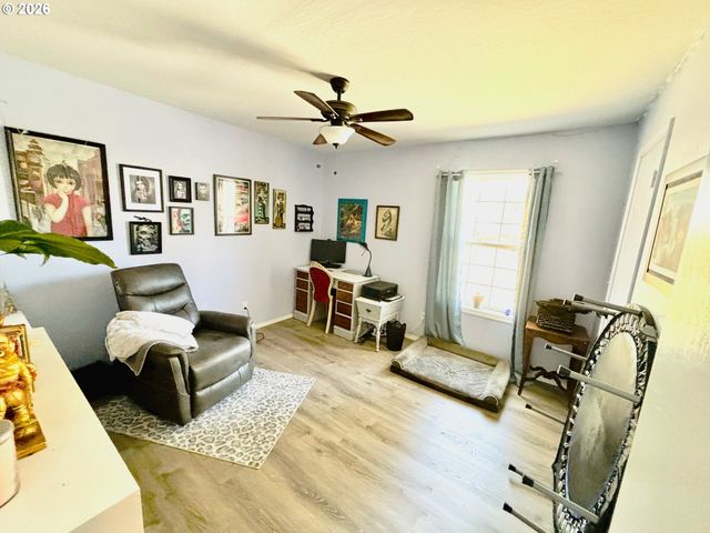 835 HIGHLAND Ave, Brookings, OR 97415
