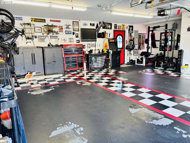 835 HIGHLAND Ave, Brookings, OR 97415