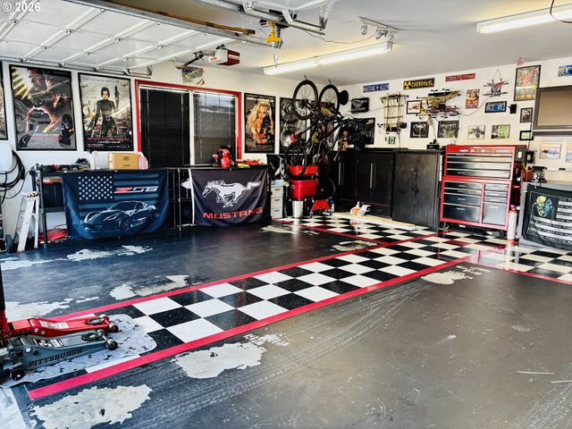835 HIGHLAND Ave, Brookings, OR 97415