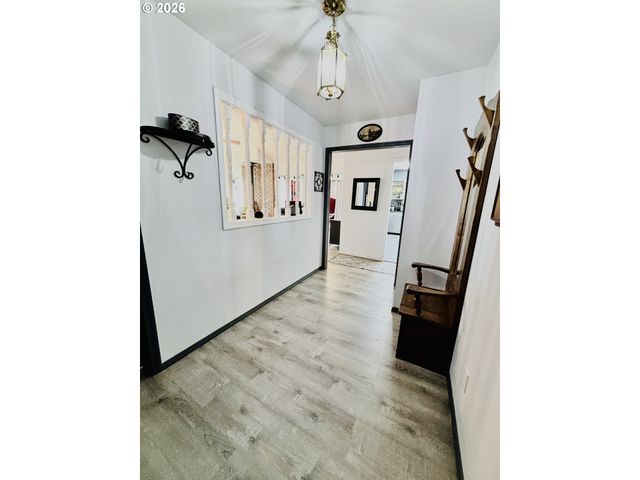 835 HIGHLAND Ave, Brookings, OR 97415