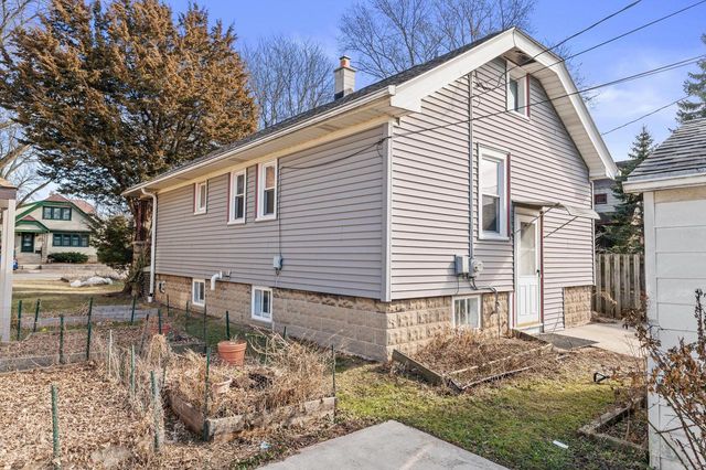 3137 S Pine AVENUE, Milwaukee, WI 53207