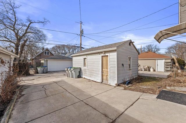 3137 S Pine AVENUE, Milwaukee, WI 53207