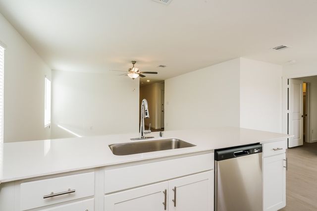 2749 Center Creek Lane, Fort Worth, TX 76108