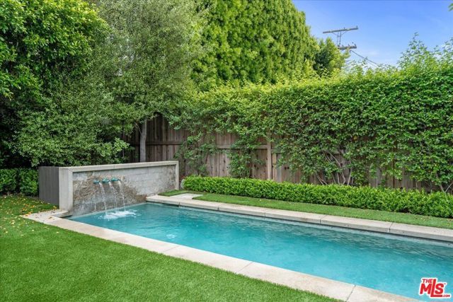 626 N Las Palmas Avenue, Los Angeles, CA 90004