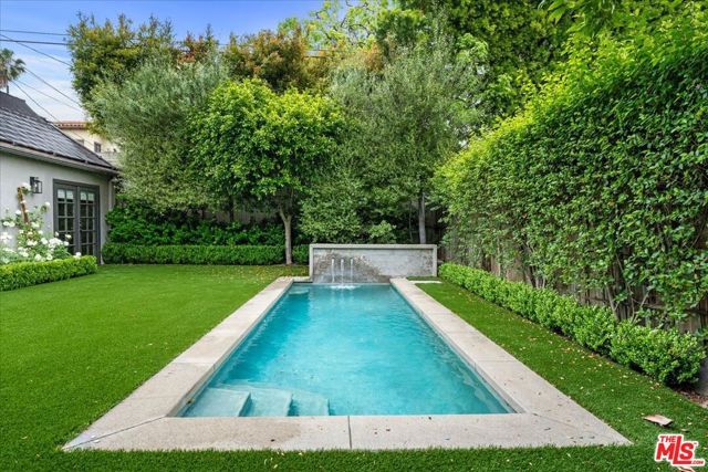 626 N Las Palmas Avenue, Los Angeles, CA 90004