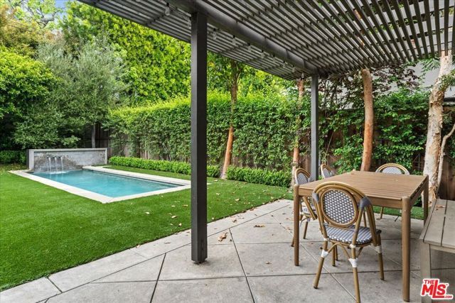 626 N Las Palmas Avenue, Los Angeles, CA 90004