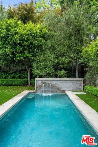626 N Las Palmas Avenue, Los Angeles, CA 90004