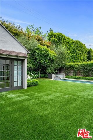 626 N Las Palmas Avenue, Los Angeles, CA 90004